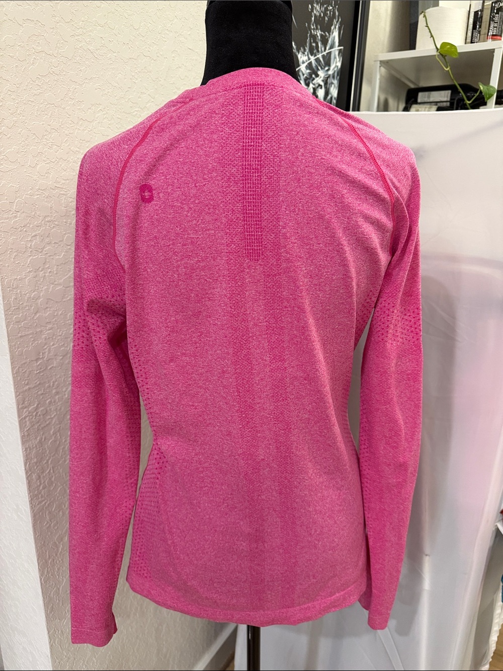 Figs Women's Long Sleeve Tee -Magenta Large - Picture 2 of 5